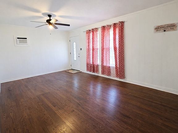 2nd image of 1716 Ridgewood Rd