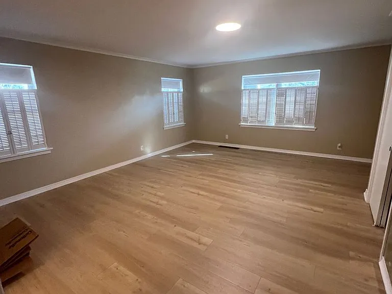 1404 Melrose Dr — Photo 15