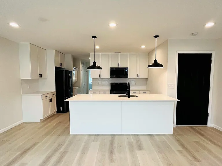 54 E Spring Ave #2 — Photo 1