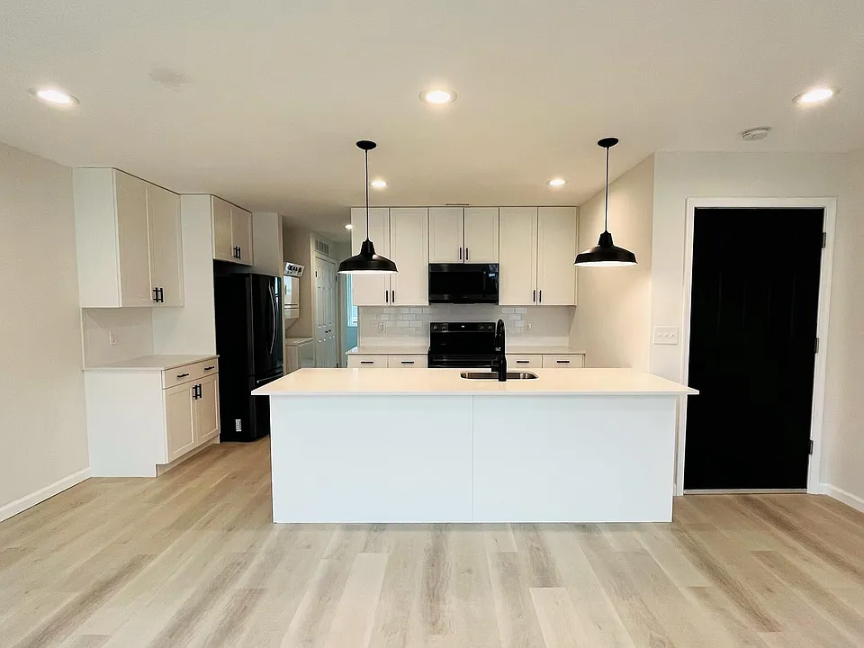 54 E Spring Ave #2