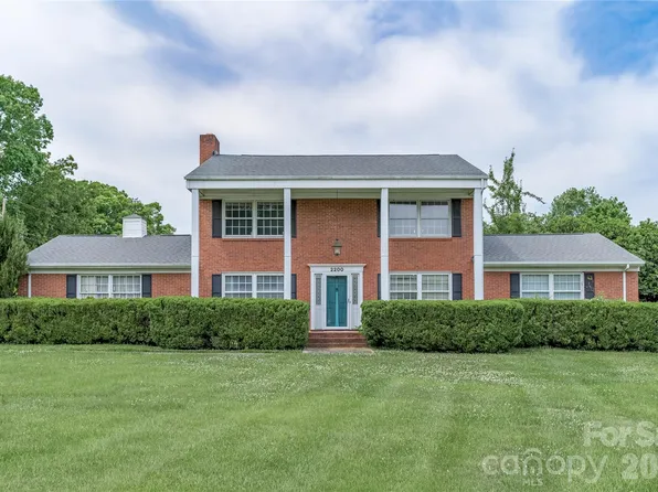 2200 Armstrong Park Dr, Gastonia, NC 28054