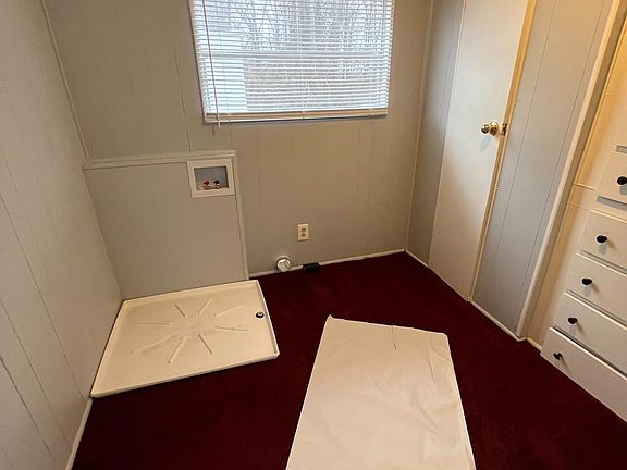 3rd image of 301 White Oak Cir