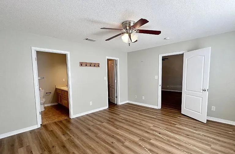8907 Longmont Way — Photo 15