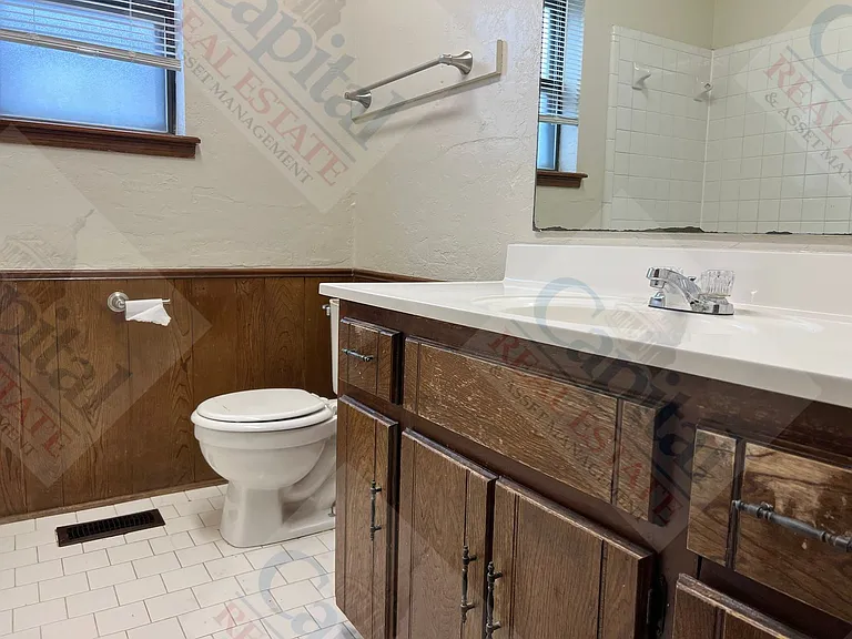 6717 W Britton Rd — Photo 16