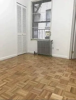 Rented by M.Grossman R.E. Management | media 7