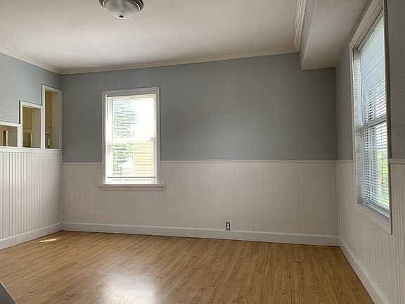 3rd image of 734 S Albert Ave