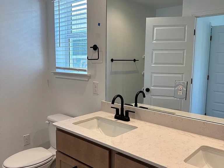 1021 Legend Milton Ln — Photo 29