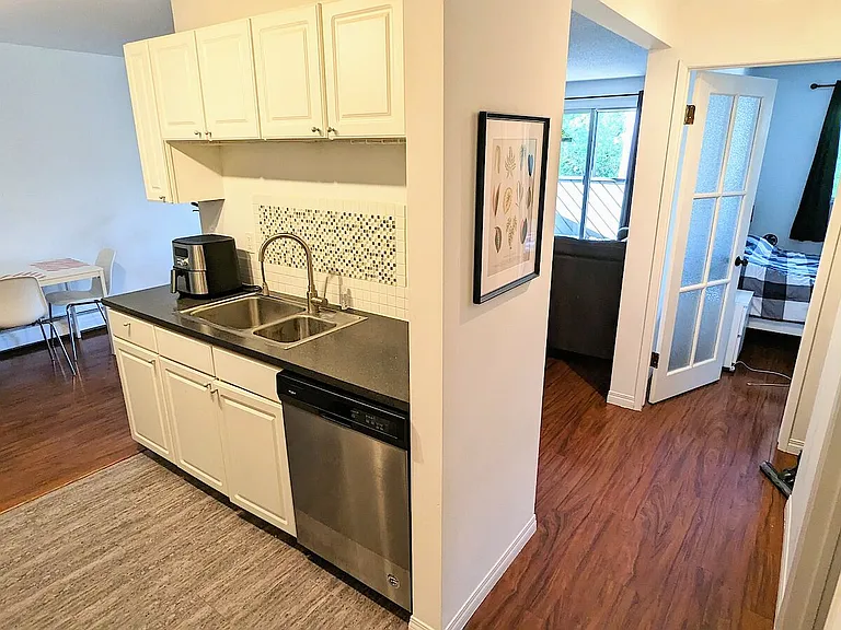 1513 26th Ave SW #108 — Photo 5