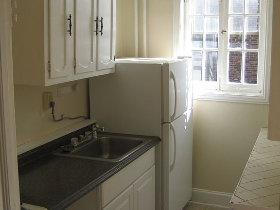 2nd image of 27 Stanwix St APT 6B