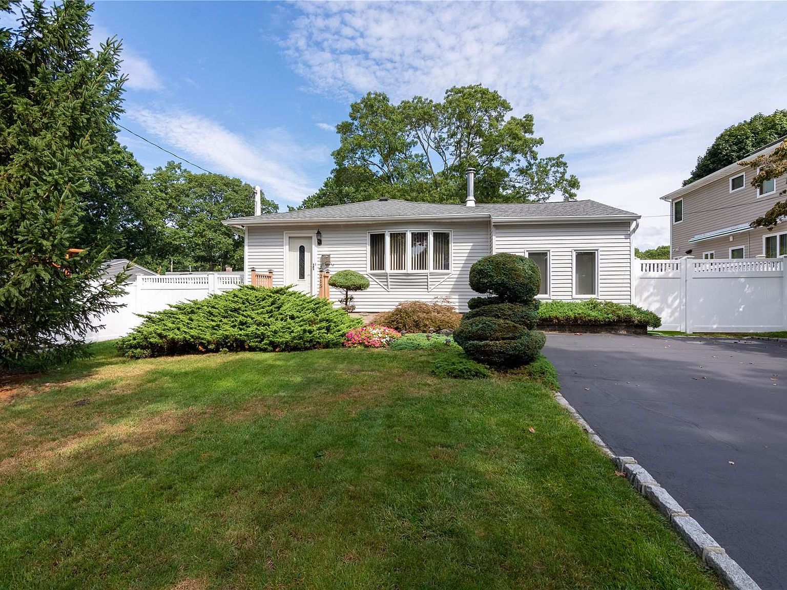 215 W 3rd Street, West Islip, NY 11795 Zillow