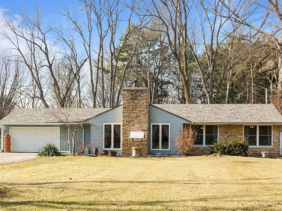 1st image of 8812 Manderley Dr
