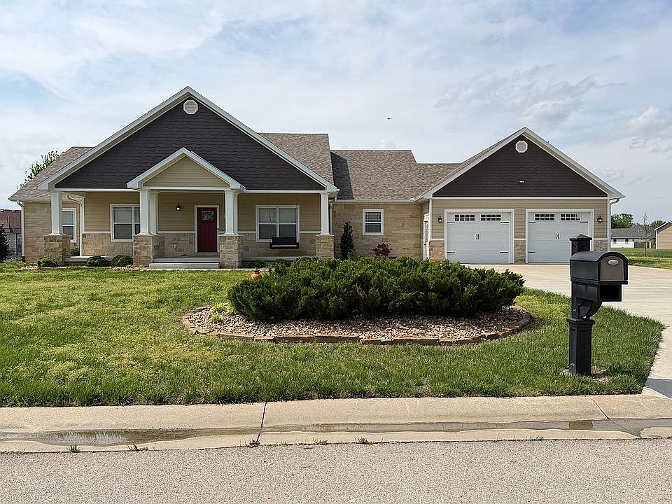 1st image of 118 Vals Ln