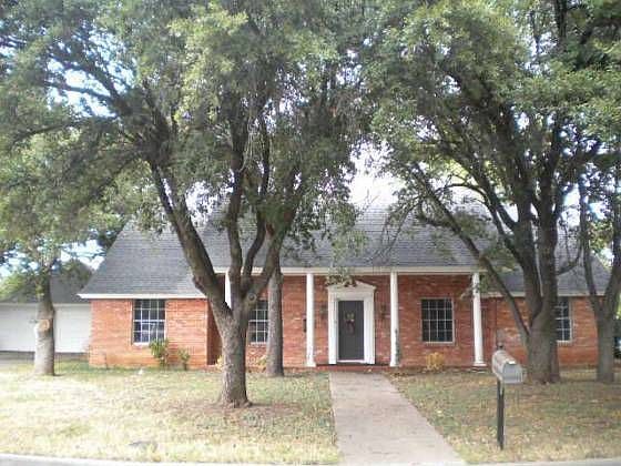1st image of 2650 Parkview Dr
