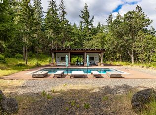 2058 State Rd, Mosier, OR 97040