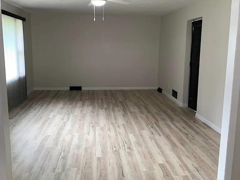 114 W Birch St — Photo 2
