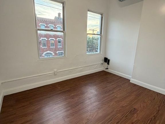 4th image of 159 S 18th St #2