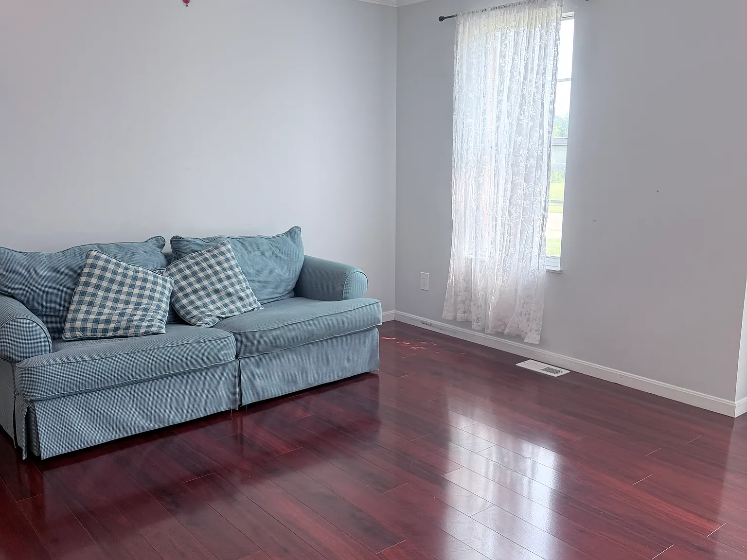 4 bed, 2520 sqft, $2,650 — Photo 4