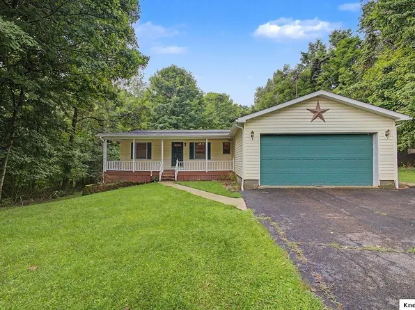 589 Floral Valley Dr W, Howard, OH 43028