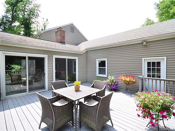 4th image of 26 Deepwood Dr