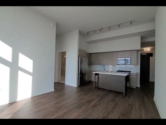 5th image of 1 N Halsted St