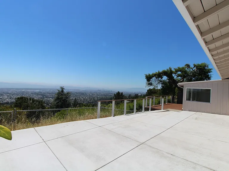 115 Rishell Dr — Photo 16