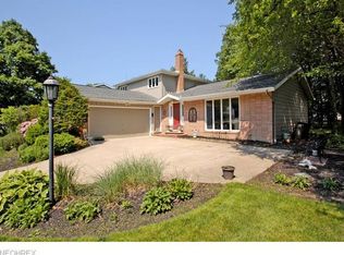1557 Mendelssohn Dr, Westlake, OH