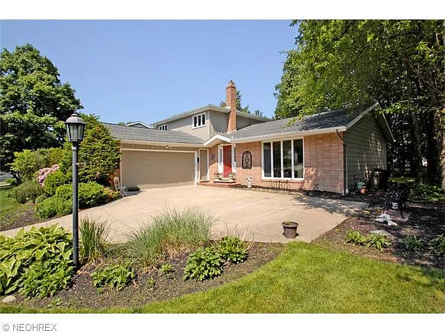 1557 Mendelssohn Dr photo 1
