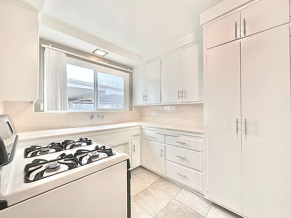 4th image of 1129 Lincoln Blvd #4