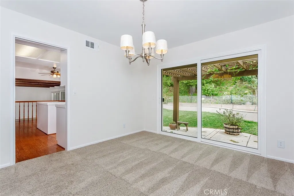 5 bed, 3.5 bath, 2655 sqft, $5,500 — Photo 3