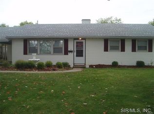 12 Dale Allen Dr, Belleville, IL