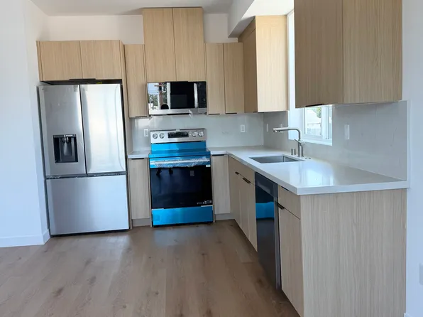 16102 Leadwell St, Van Nuys, CA 91406