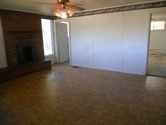 5th image of 2317 Oriole St
