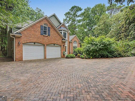 3rd image of 901 Denmeade Walk SW
