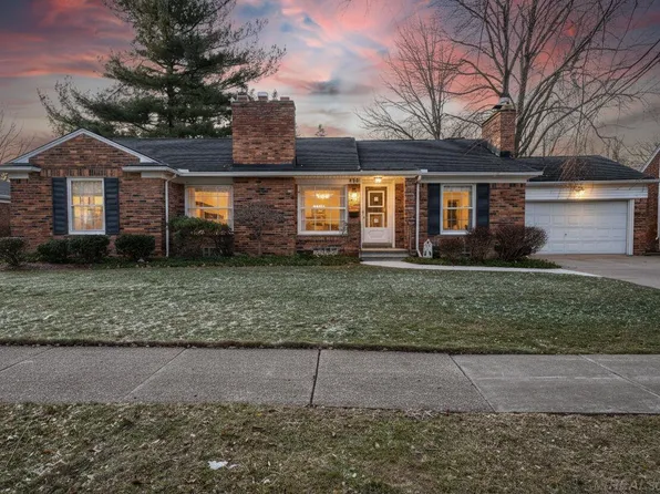 773 Hollywood Ave, Grosse Pointe Woods, MI 48236