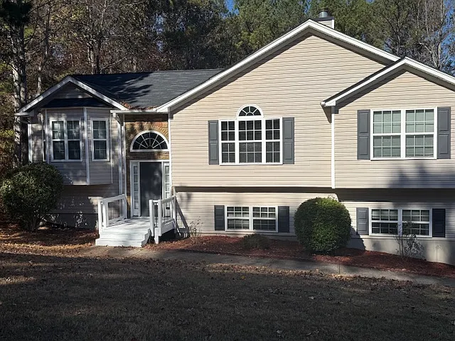 1575 Cedar Hl — Photo 1