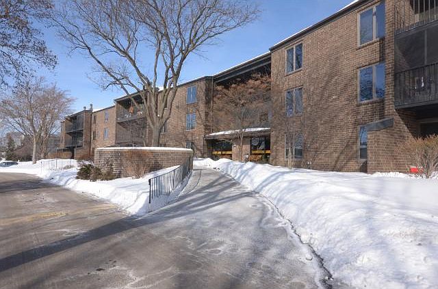 1st image of 5120 W 102nd St APT 215