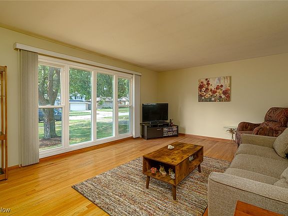 5th image of 1822 Oaklawn Dr