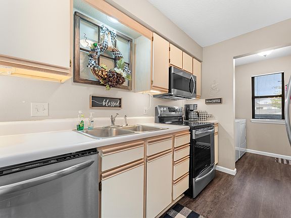 4th image of 186 Bunker Ridge Dr APT 6