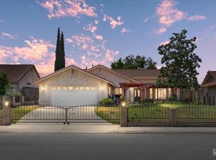 7001 Highland Knolls Dr, Bakersfield, CA 93306