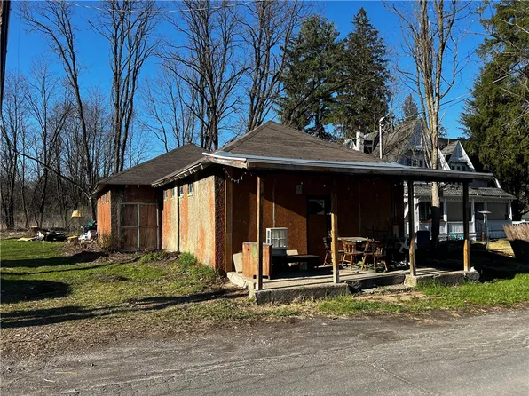17 Main St, Lockwood, NY 14859