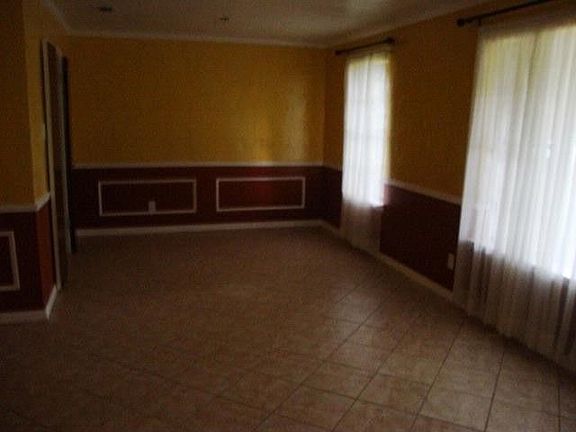 3rd image of 802 Granada Dr