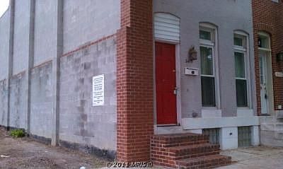 2nd image of 2415 E Fairmount Ave