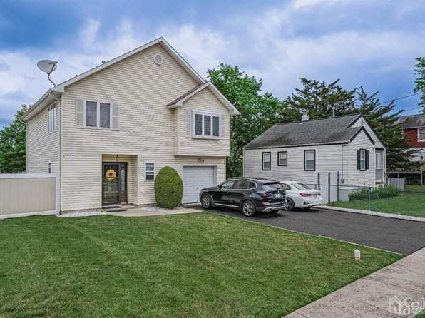 207 Delmore Ave, South Plainfield, NJ 07080