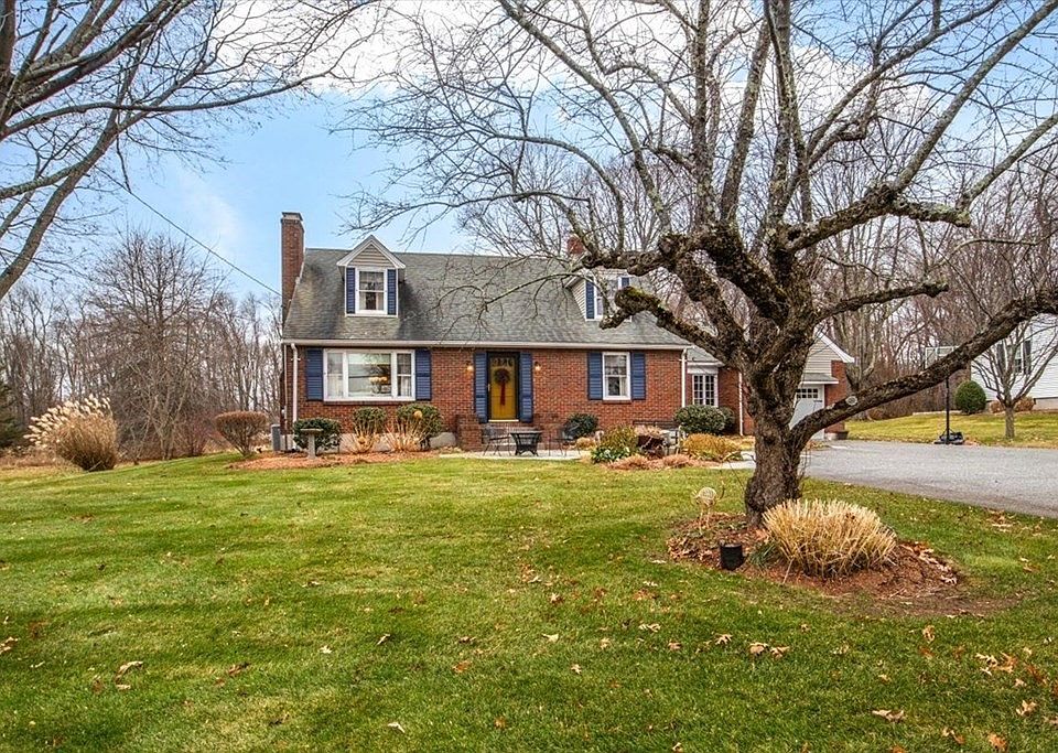22 Highland St, Milford, MA 01757 Zillow