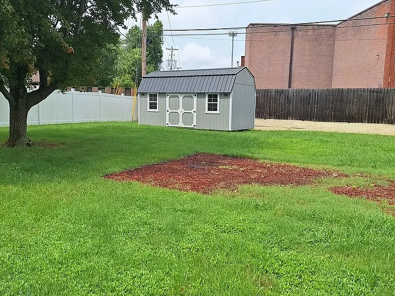 Sherwood Pl — Photo 15