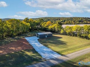 356 Sharpes Hollow Rd, New Market, AL 35761