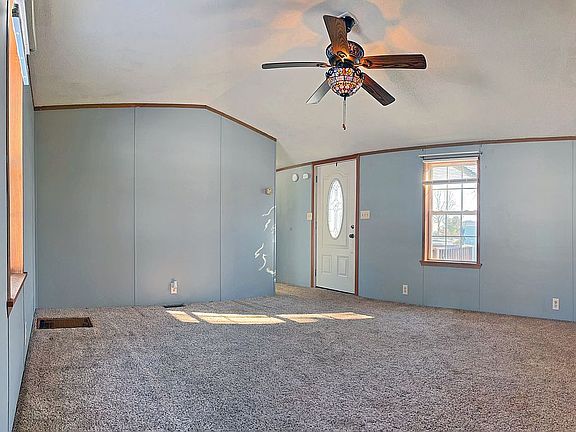 4th image of 2 Briarwood Ln