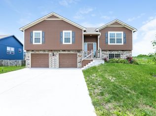 1018 Rockville Ter, Louisburg, KS 66053