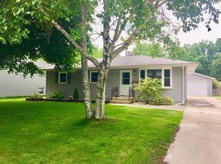 818 Henry Ct, Hobart, IN