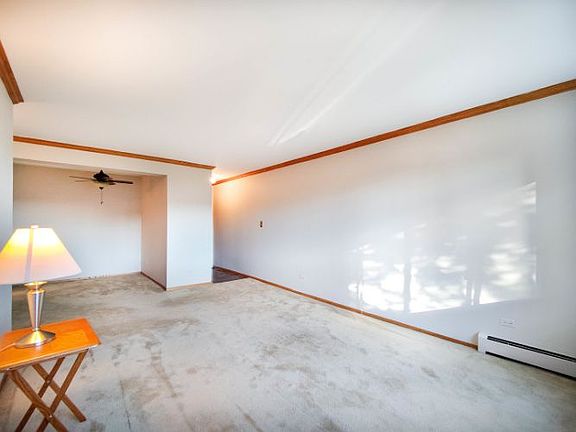 5th image of 4624 N Commons Dr Unit 109